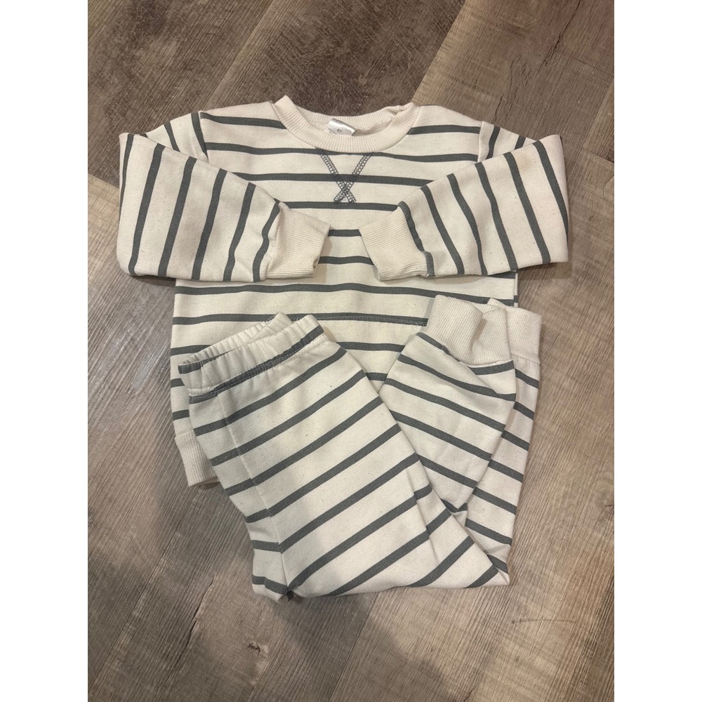 Cozy Neutral Striped Sweatshirt &‎ Joggers Set | Lila & Jack 4T